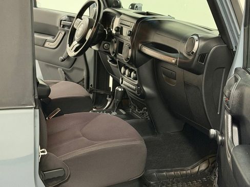 Used 2014 Jeep Wrangler Sport w/ Connectivity Group AWD/4WD image 10