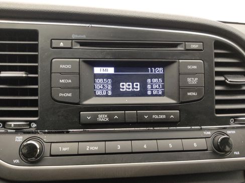 Used 2018 Hyundai Elantra SE FWD image 25