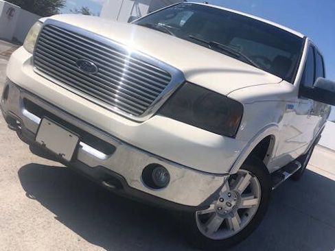 Used 2008 Ford F150 Lariat image 2