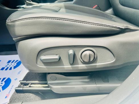 Used 2023 Buick Encore GX Preferred w/ Cold Weather Comfort Package FWD image 17