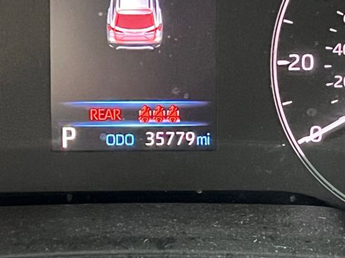 Used 2023 Toyota Corolla Cross L image 24