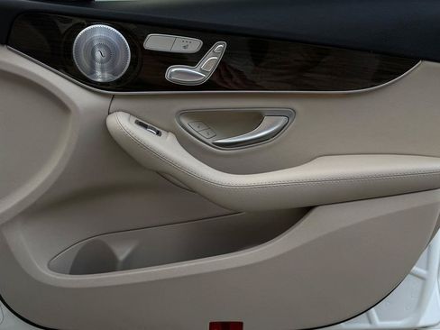Used 2017 Mercedes-Benz C 300 4MATIC Sedan image 41