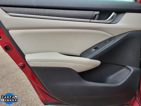 Used 2018 Honda Accord Touring image 8