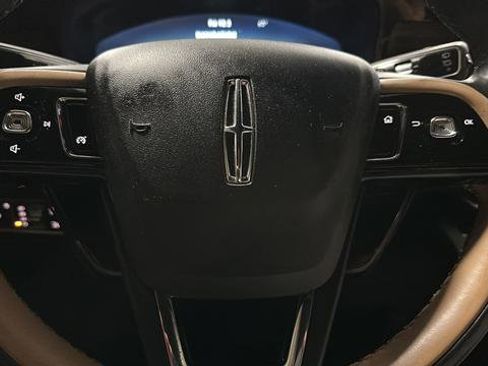 Used 2021 Lincoln Corsair Reserve AWD/4WD image 17