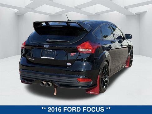 Used 2016 Ford Focus ST w/ Equipment Group 402A image 4