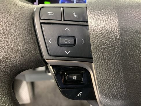 Used 2025 Toyota Camry LE image 8