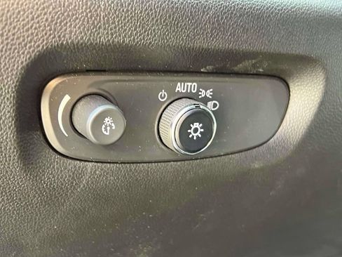 Used 2023 Chevrolet Traverse LT AWD/4WD image 22