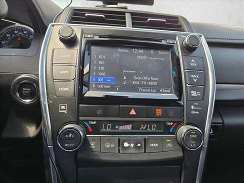 Used 2015 Toyota Camry XLE image 9