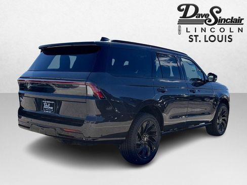 New 2025 Lincoln Navigator Reserve w/ Jet Appearance Package image 5