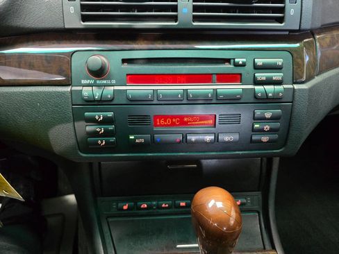 Used 2002 BMW 325Ci Convertible image 24