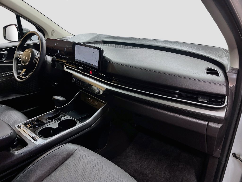 Used 2025 Kia Carnival SX Prestige FWD image 32