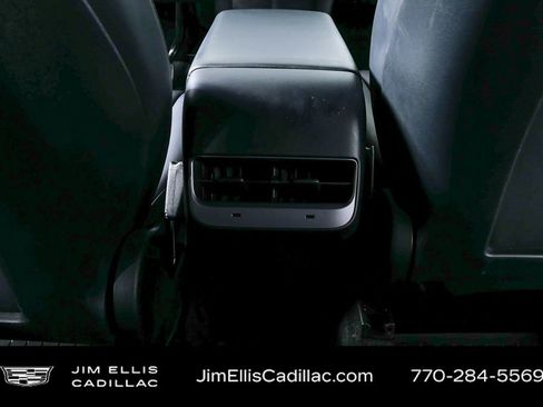 Used 2022 Tesla Model Y Long Range image 21