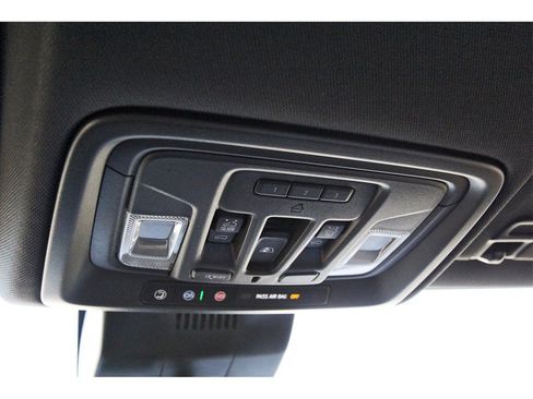 Used 2025 GMC Sierra 2500 AT4 w/ AT4 Premium Plus Package image 25