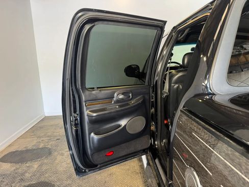 Used 2002 Lincoln Blackwood RWD image 24
