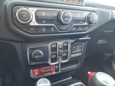 Used 2021 Jeep Gladiator Mojave AWD/4WD image 41