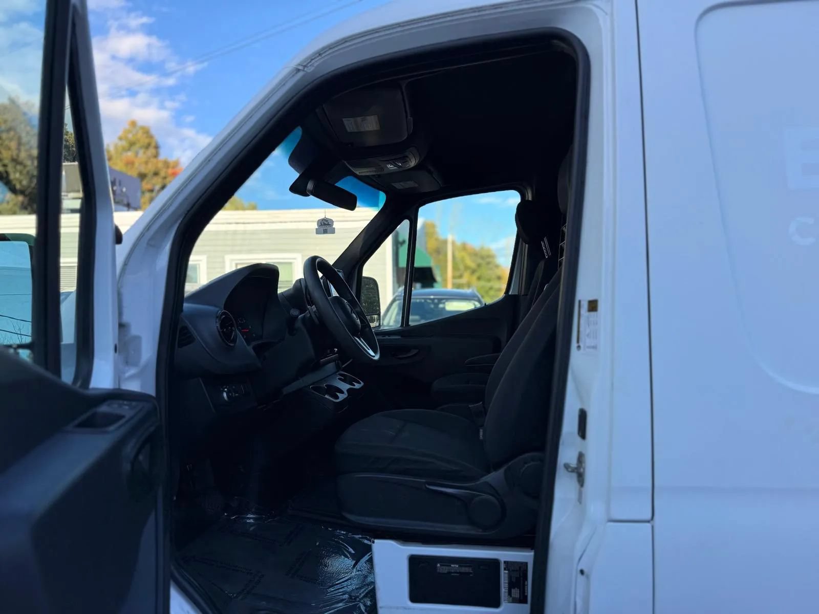 Used 2019 Mercedes-Benz Sprinter 144 Cargo image 11