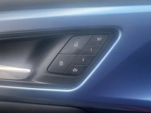 Used 2024 Chevrolet Equinox EV LT image 25