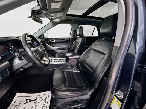Certified 2023 Ford Explorer XLT w/ Equipment Group 202A AWD/4WD image 2