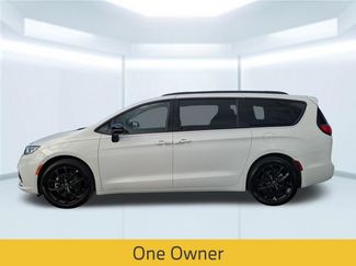Used 2026 Chrysler Pacifica Limited w/ S Appearance Package video 2