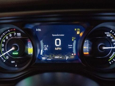Used 2024 Jeep Wrangler Unlimited AWD/4WD image 5
