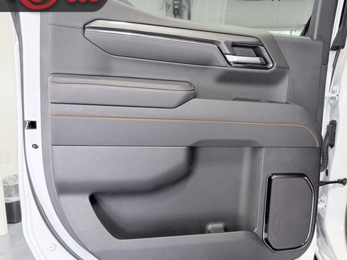 Used 2025 GMC Sierra 1500 AT4 w/ AT4 Premium Package AWD/4WD image 12