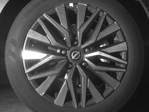 Used 2025 Nissan Altima 2.5 SV FWD image 13