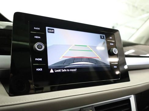 New 2026 Volkswagen Taos SE image 19