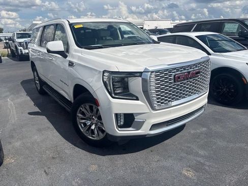 Used 2021 GMC Yukon XL Denali AWD/4WD image 3