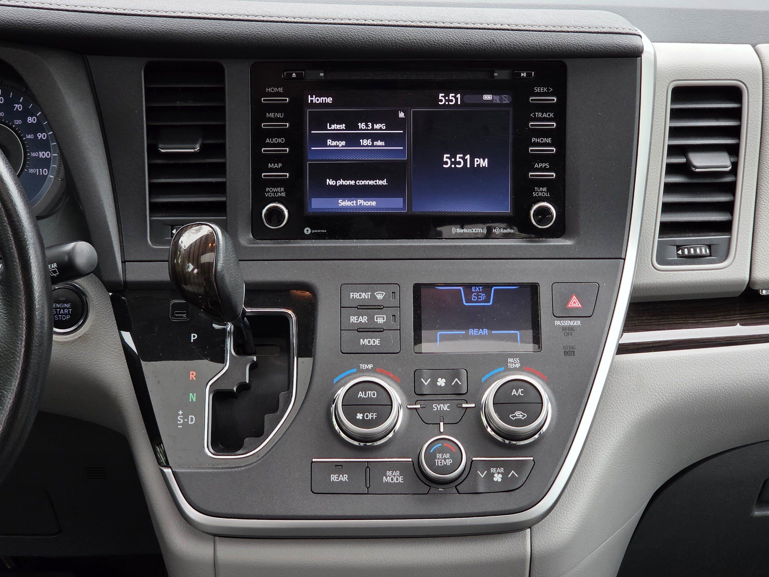 Used 2020 Toyota Sienna XLE FWD image 33