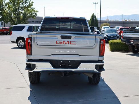 Used 2024 GMC Sierra 2500 SLT w/ SLT Premium Package image 5