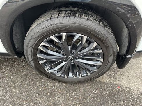 Used 2024 Nissan Rogue Platinum w/ Platinum Premium Package image 17