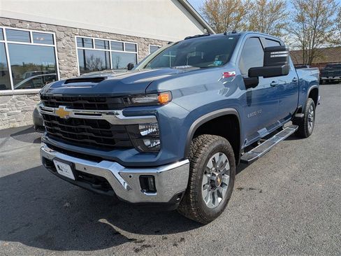 Used 2025 Chevrolet Silverado 2500 LT w/ All Star Edition AWD/4WD image 2