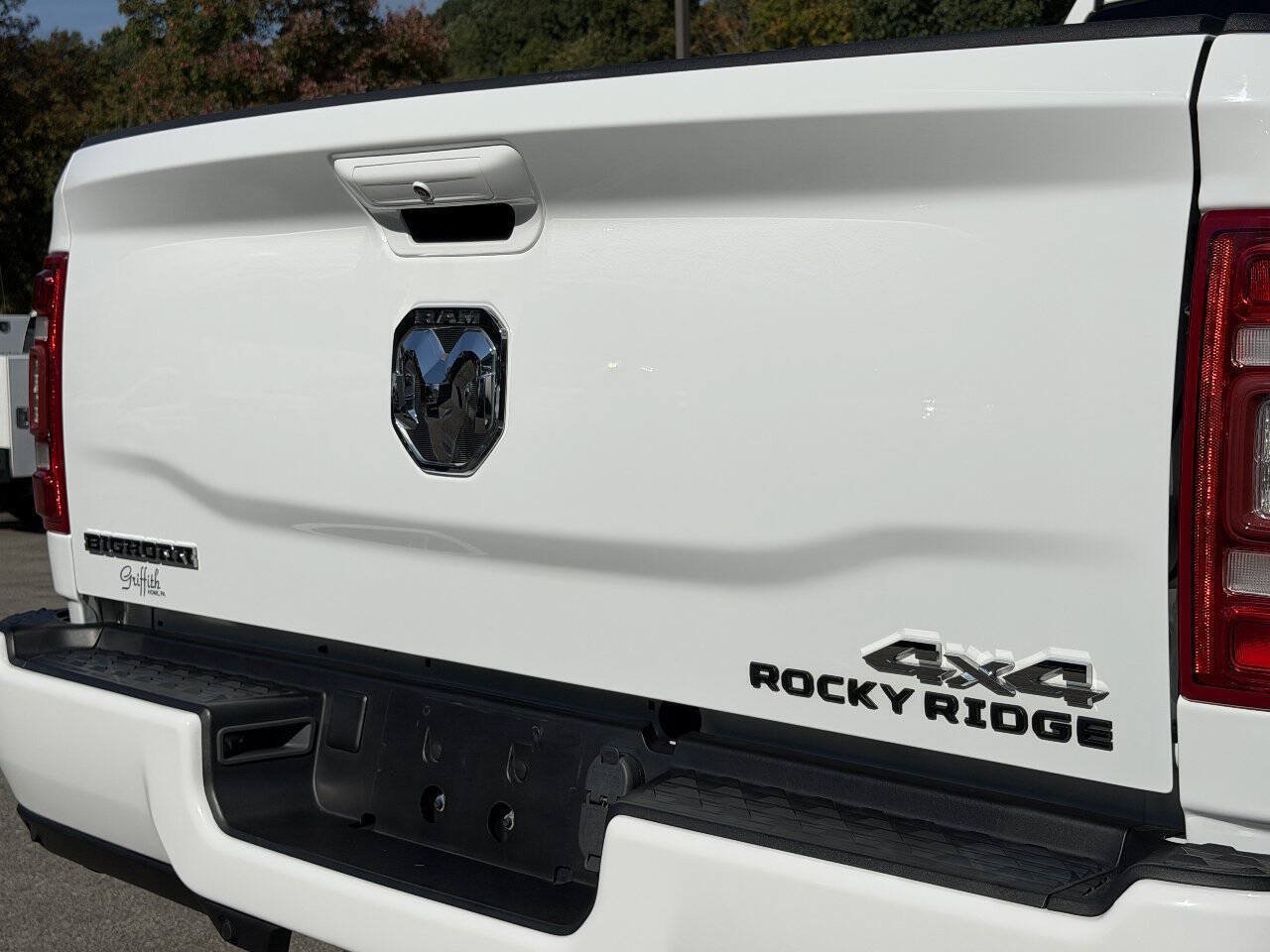 Used 2022 RAM 2500 Big Horn w/ Level C Equiment Group AWD/4WD image 7