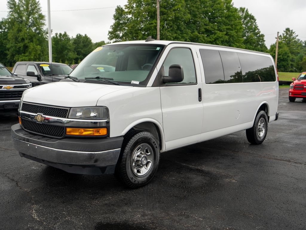 Used 2018 Chevrolet Express 3500 LT w/ LT Preferred Equipment Group RWD image 2