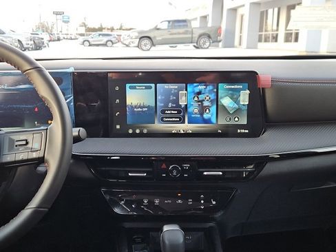 New 2026 Nissan Kicks SR image 23