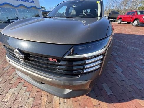 Used 2025 Nissan Kicks SR w/ Interior Electronics Package image 3