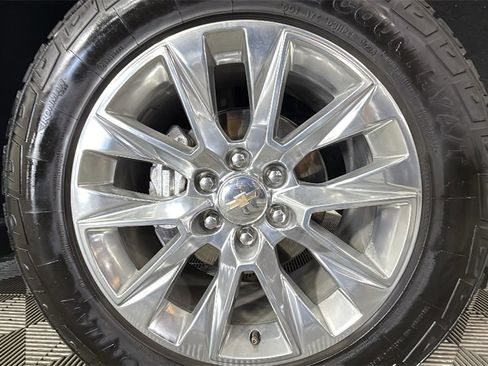 Certified 2025 Chevrolet Suburban Premier image 38