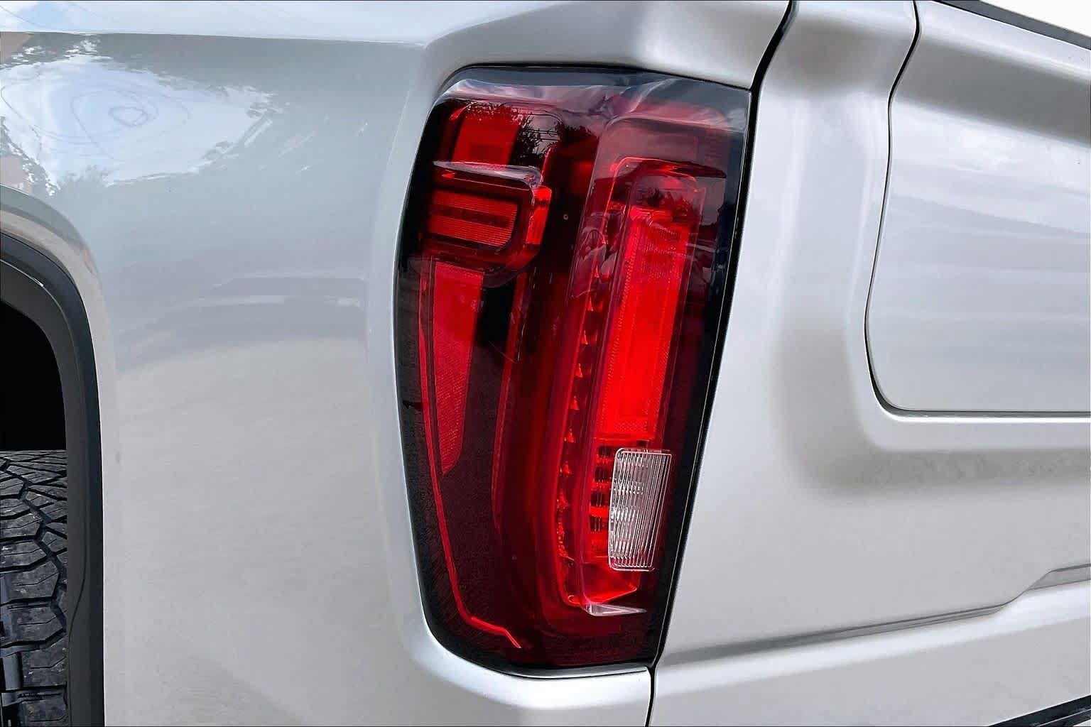 Used 2022 GMC Sierra 1500 AT4 w/ Sierra Safety Plus Package AWD/4WD image 28
