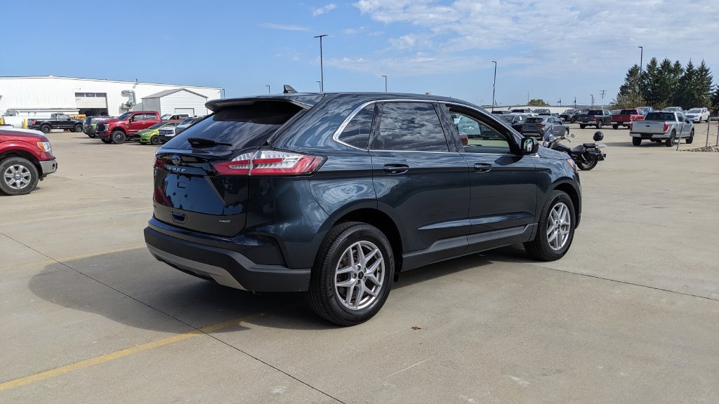 Used 2023 Ford Edge SEL w/ Convenience Package AWD/4WD image 3