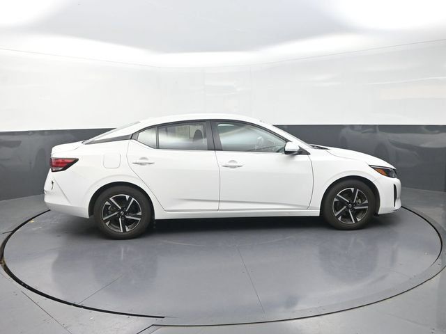 Used 2024 Nissan Sentra SV FWD image 9