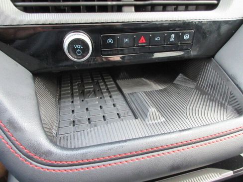 Used 2025 Ford Explorer ST-Line w/ Premium Package image 29