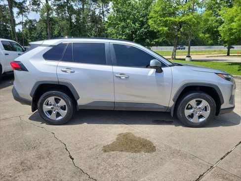 Certified 2022 Toyota RAV4 XLE w/ Convenience Package FWD image 9