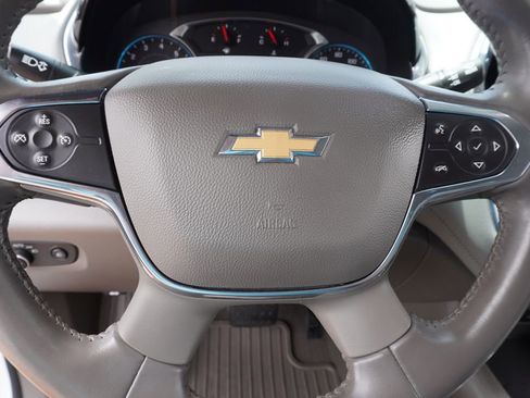 Used 2019 Chevrolet Traverse LT FWD image 18