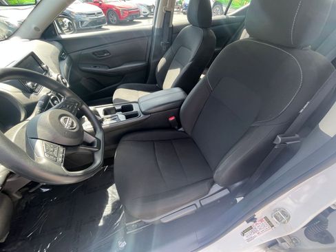 Used 2025 Nissan Sentra S FWD image 31