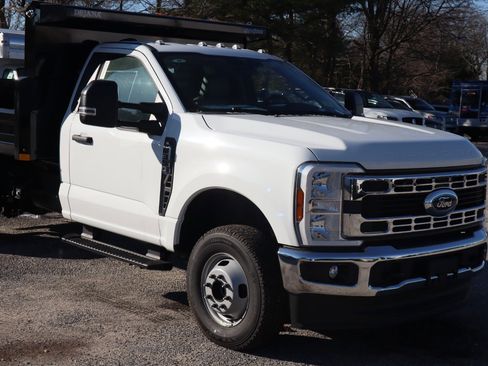New 2025 Ford F350 XL w/ XL Chrome Package image 2