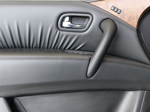 Used 2024 Nissan Armada SL image 13