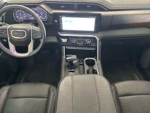 Used 2024 GMC Sierra 1500 Denali w/ Denali Reserve Package AWD/4WD image 3