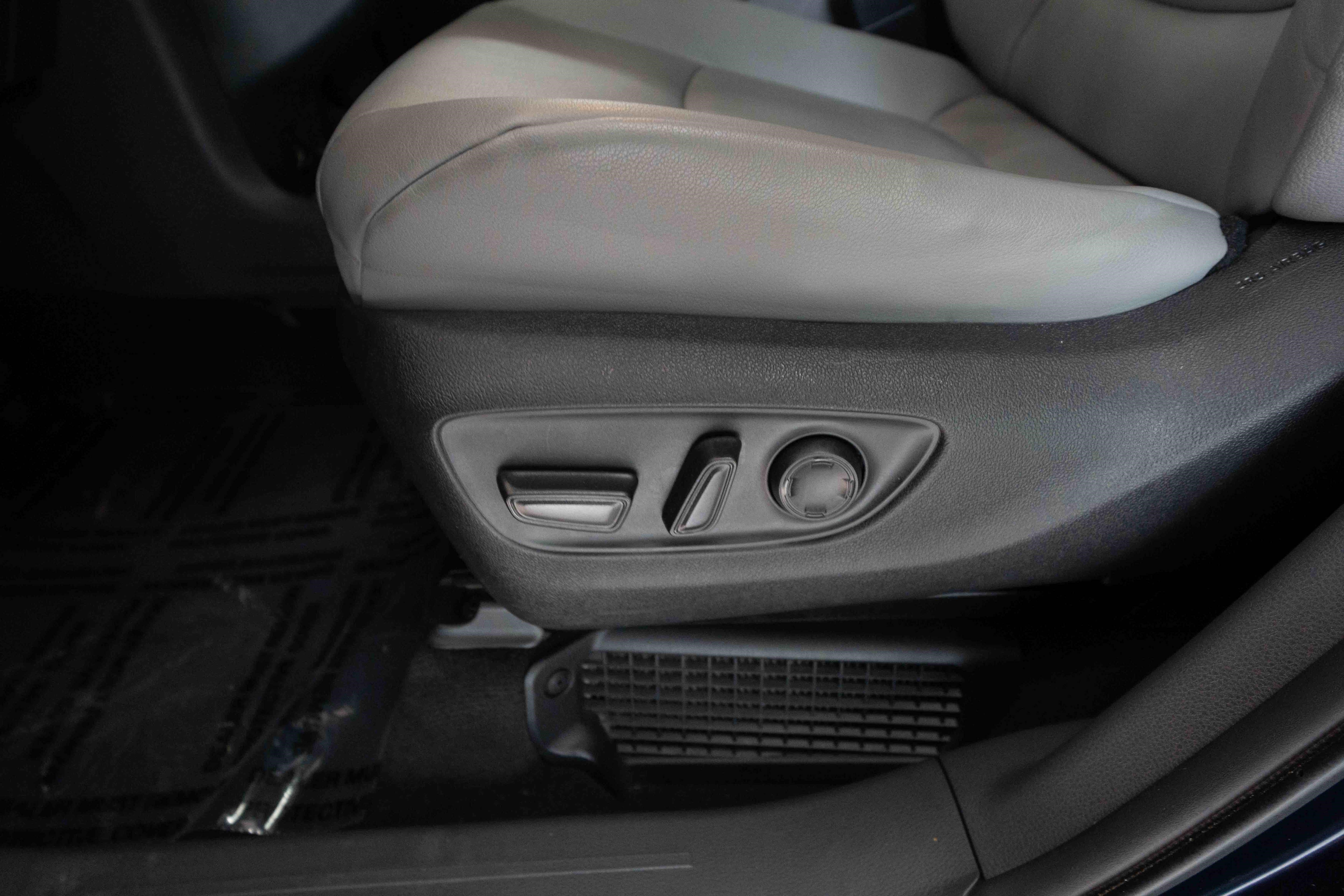 Certified 2023 Toyota Sienna XLE w/ XLE Plus Package AWD/4WD image 13