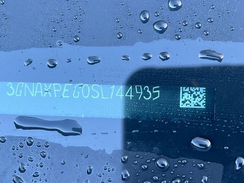 Used 2025 Chevrolet Equinox LT w/ Convenience Package II image 3