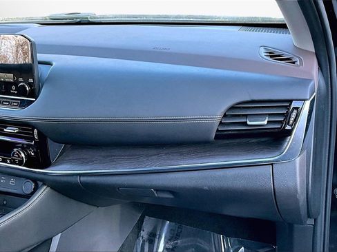 Used 2023 Nissan Rogue Platinum w/ Platinum Premium Package image 25